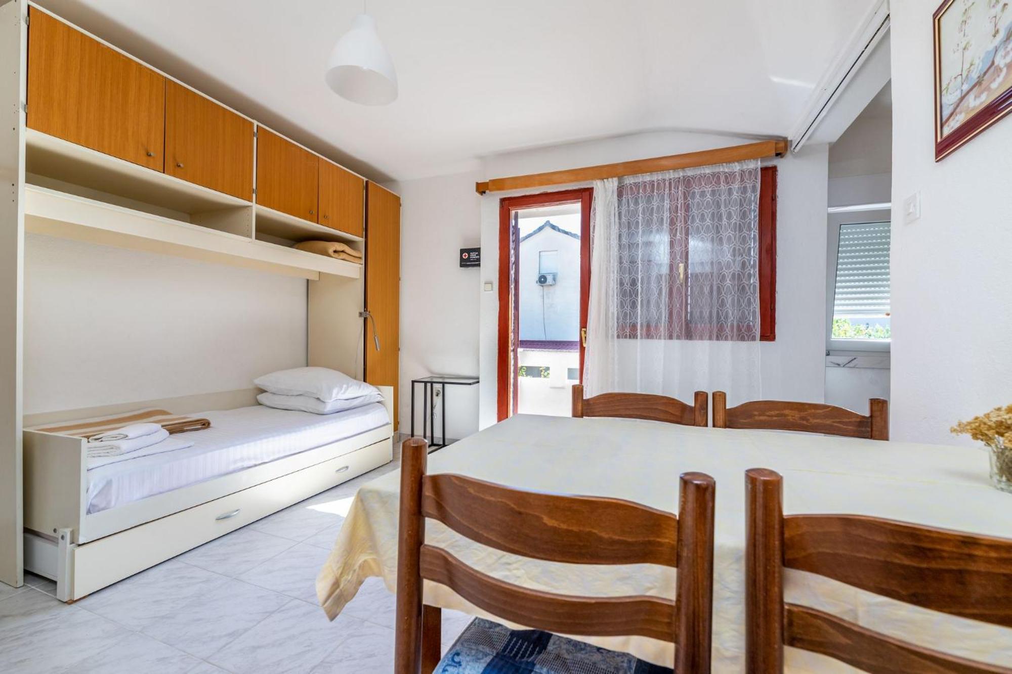 Apartments Janko Zarok Башка Екстер'єр фото